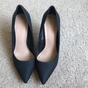 Mix 6 Matte Black Pumps